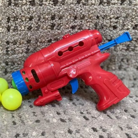 Kids Plastic Blasters - Picture 2 of 3